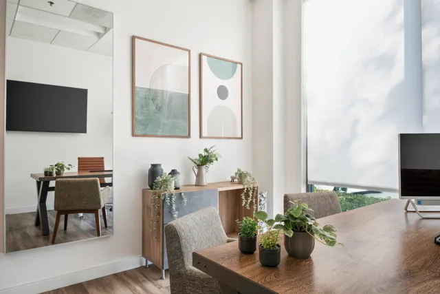 Smooth M.D. Skin + Laser Bar