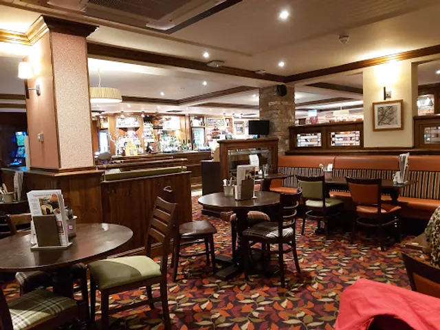 Larch Wood Farm - Dining & Carvery