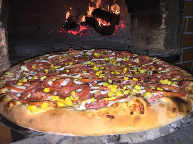 Pizzaria e Lanchonete Forno a Lenha