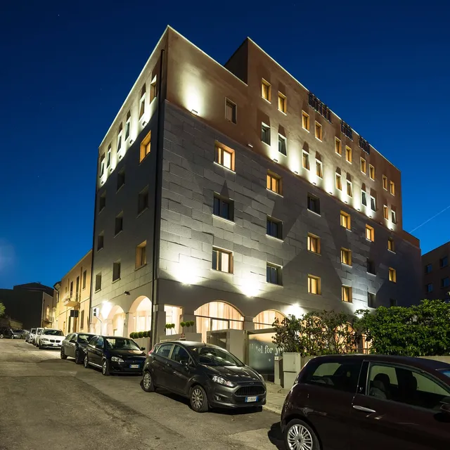 Hotel For You