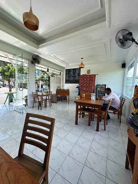 Nu Delhi @ Tanah Lot