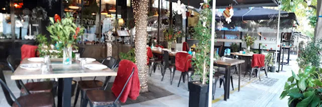 Yard restaurant