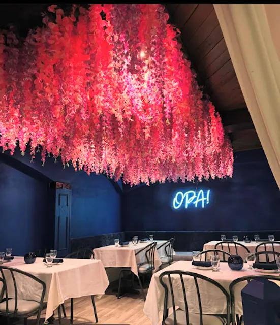 Three Kretans Greek Restaurant