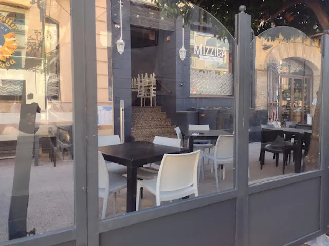 Mizzica pizza e street food.... Mizzica cucina e lounge bar