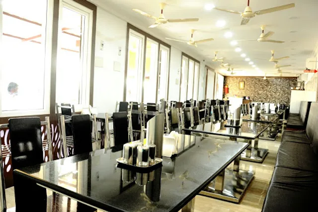 COCO FAMILY RESTAURANT