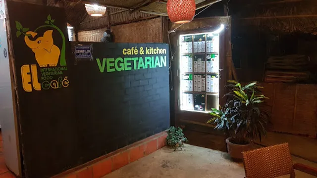 EI Cafe International Vegan/Vegetarian (Nhà hàng chay El cafe)