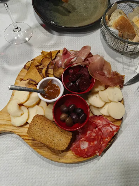 O Pisco Comes e Bebes