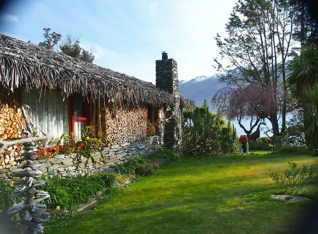 Little Paradise Lodge & Wild Dream Garden