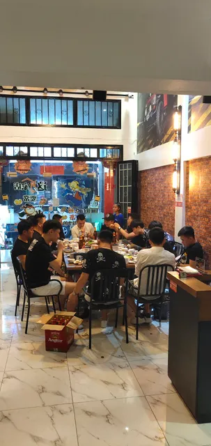 侃八方串店东北烧烤