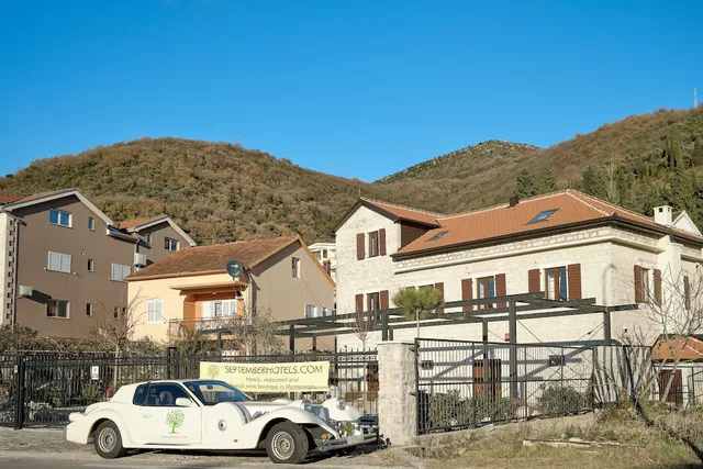 ZEBRA serviced apartment & rooms