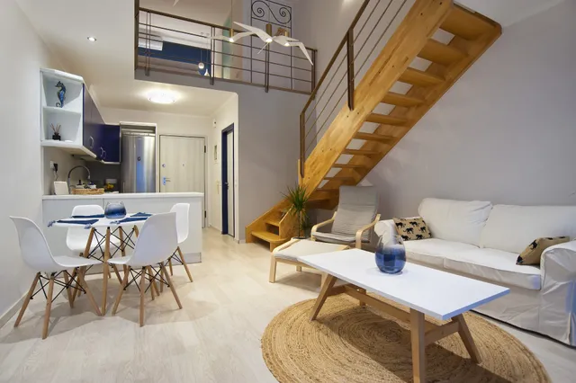 Seagull Luxury Maisonette - Delphi Blue Horizon