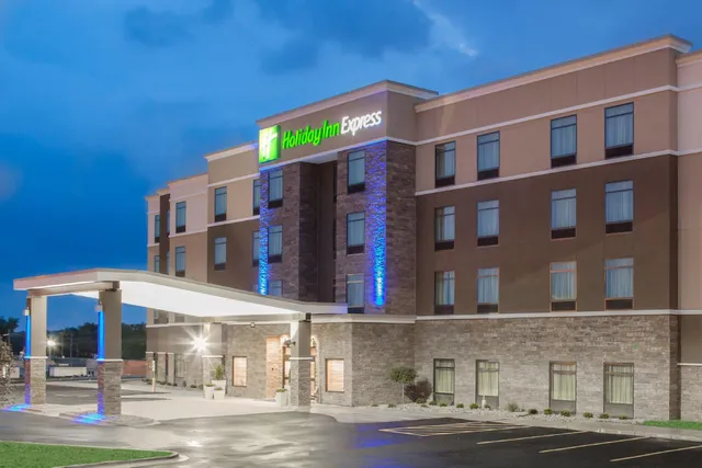 Holiday Inn Express Moline - Quad Cities by IHG