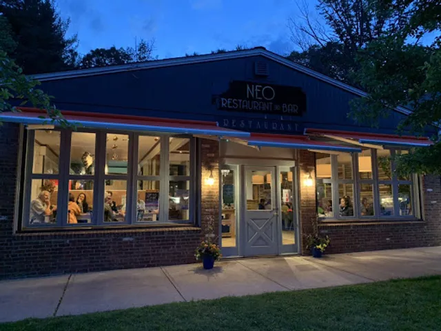 Neo Restarant & Bar