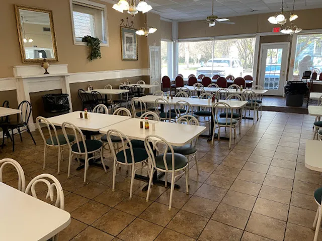 Minnie's Uptown Restaurant