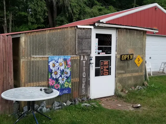 Red Barn Rock, Antique Shop at LaValleys