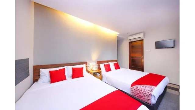 Super OYO 910 Hills Residence