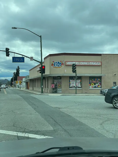 K&M Gift and Flower Shop