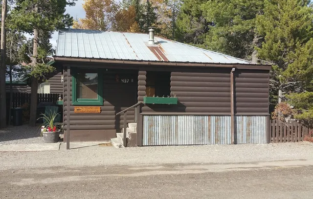 Yellowstone Wildlife Cabins & Property Management
