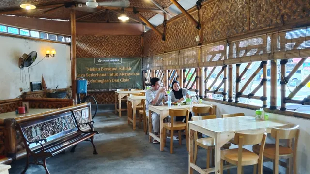 Rumah Makan Saung Warisan