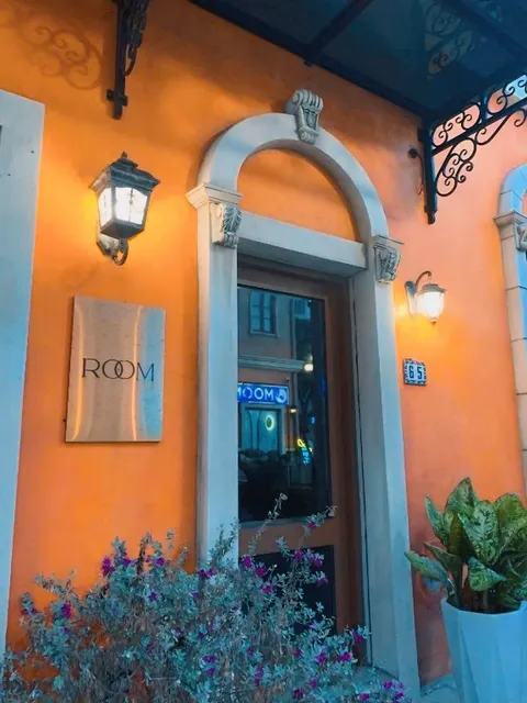 THE ROOM HOTEL- STARBUCKS & FIREWORKS