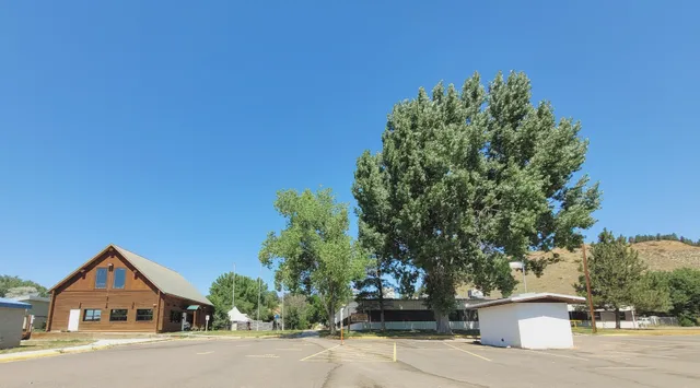 Chief Dull Knife College