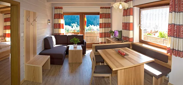 Appartement Riederhof - Ferienwohnungen mit Pool in Südtirol