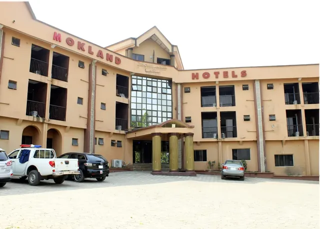 Mokland Hotel Ota
