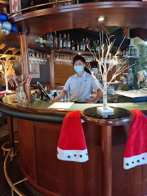 Elements Bar & Dining