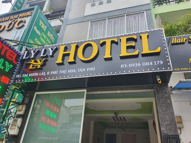 Khách Sạn Ly Ly