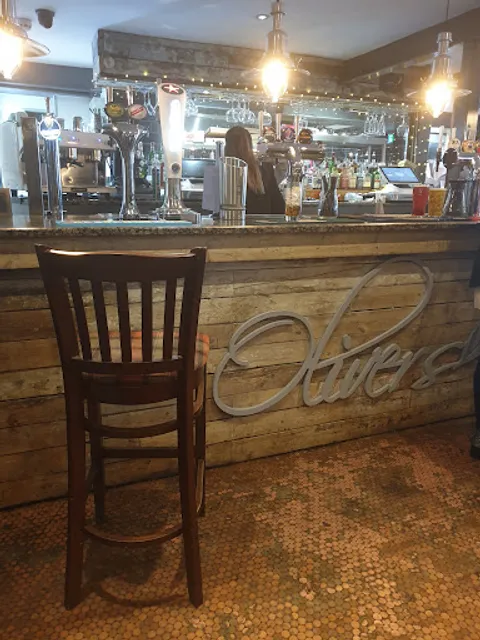 Oliver's Pub And Kitchen