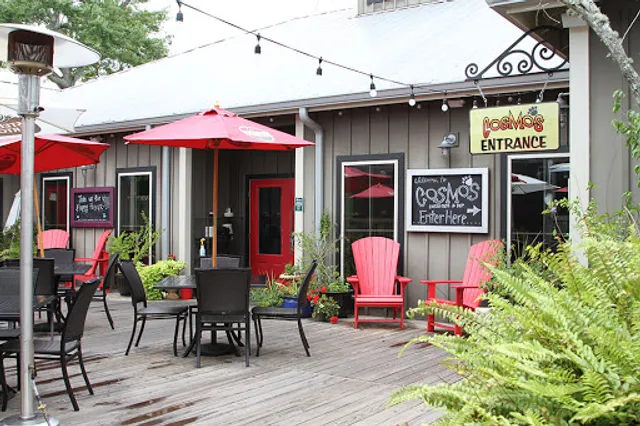 Cosmo's Restaurant & Bar