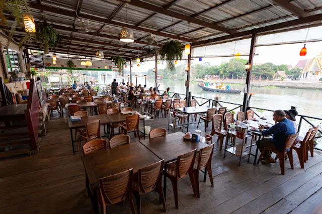 Baan Mai Rim Num AYUTTHAYA