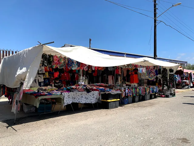 Swap Meet “Los Globos”
