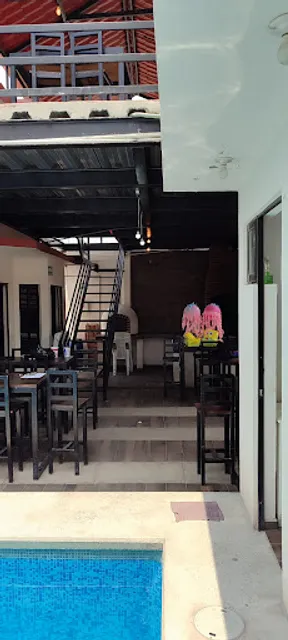 HOLBOX DRINK Pool Party