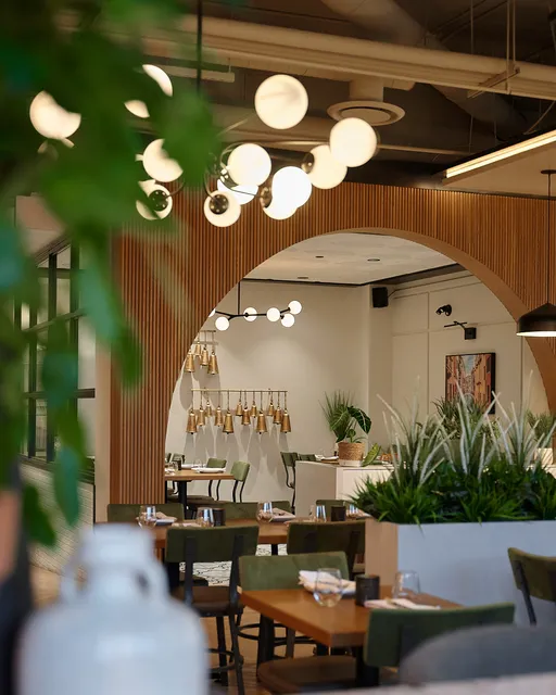 Lusi YYC Italian Kitchen & Pizzeria