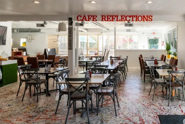 Reflections Kitchen & Kocktails