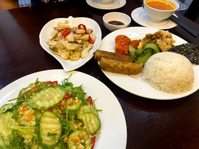 Cơm chay Hà Thành- Ha Thanh Vegan Restaurant