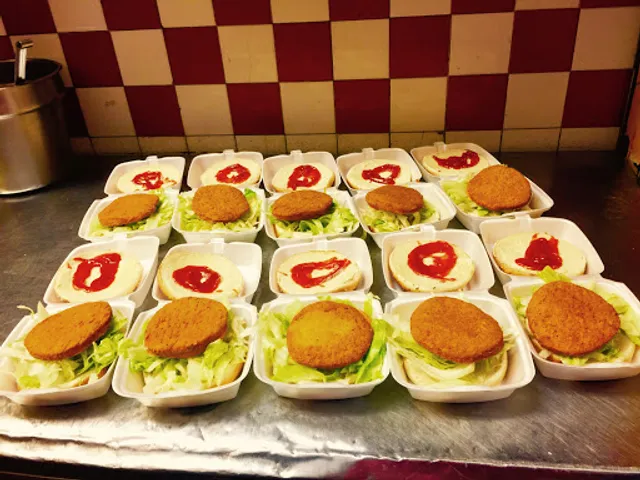 Castle chicken pizza / Loaded platters