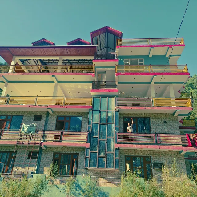 Shesh Besh Guest House & Restaurant in Kasol