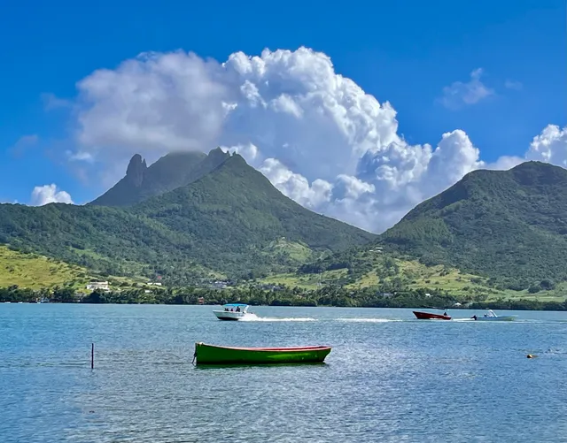 Camp Pecheur waterfront