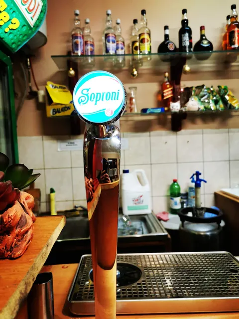 Lila Akác Söröző