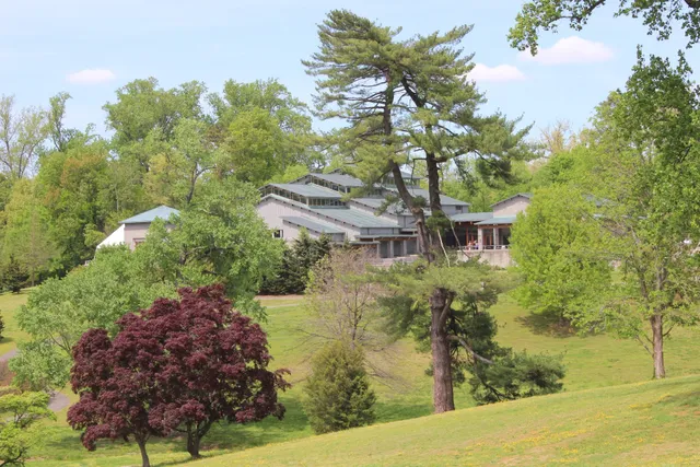The Robins Nature Center at Maymont