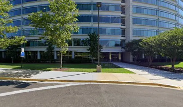 Urban Cafe at 2600 Tower Oaks