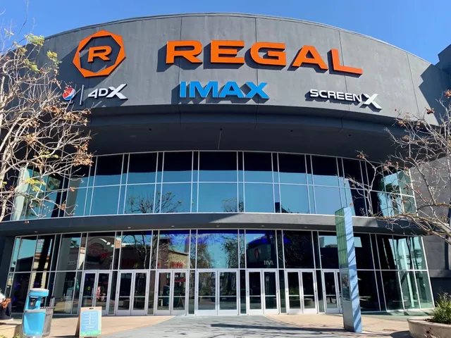 Regal Fresno Riverpark