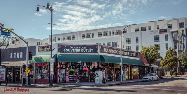 Hollywood Souvenir Outlet
