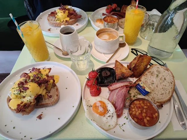 Oeuf - Café in Hove