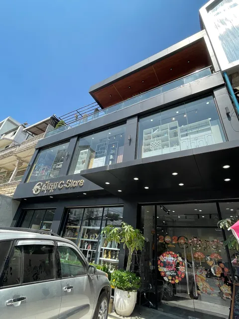 C-Store សុីស្តរ