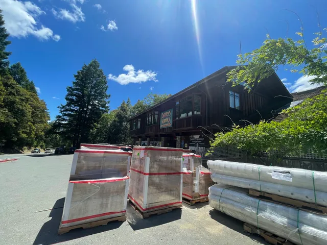 Dazey's Supply Redway