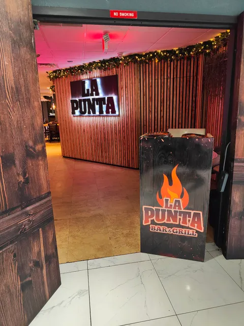 La Punta Bar & Grill