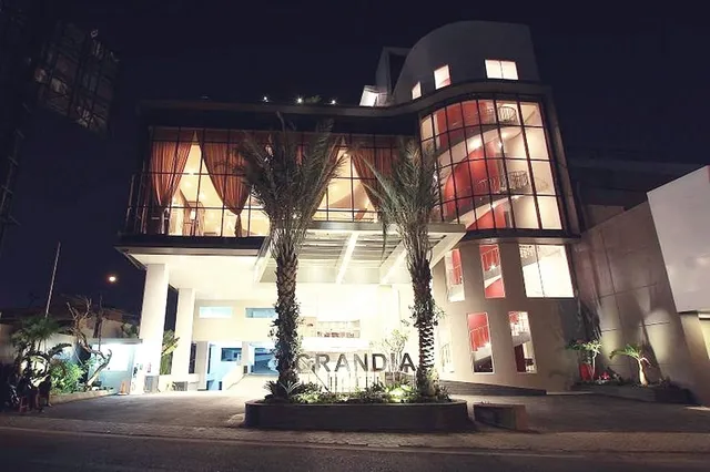 Grandia Hotel, Resto & Bakery